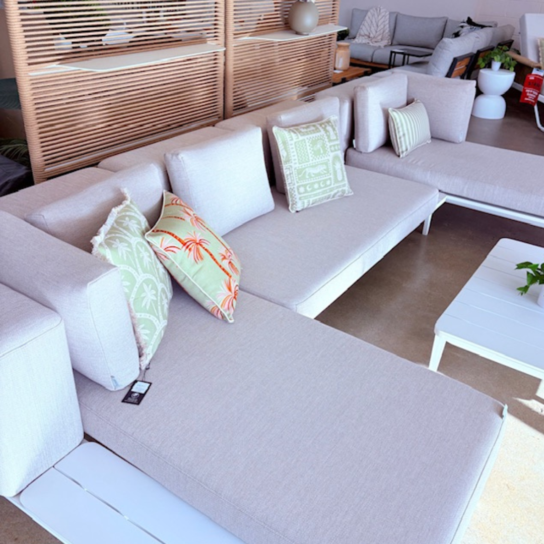 4 PCE BALI LOUNGE  SETTING