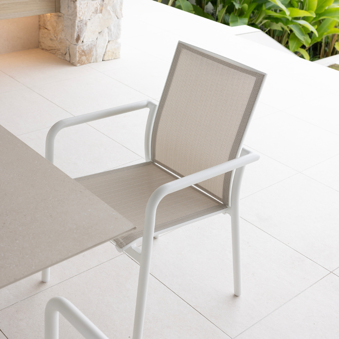 AROHA OUTDOOR CHAIR & CARSON EXTENSION TABLE SETTING - 11 PCE