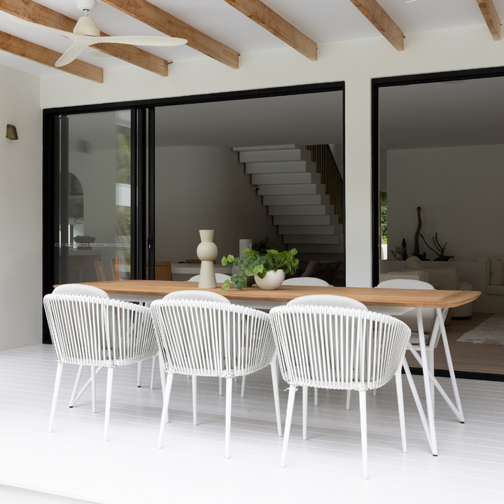 Artemis & Riga Dining Setting