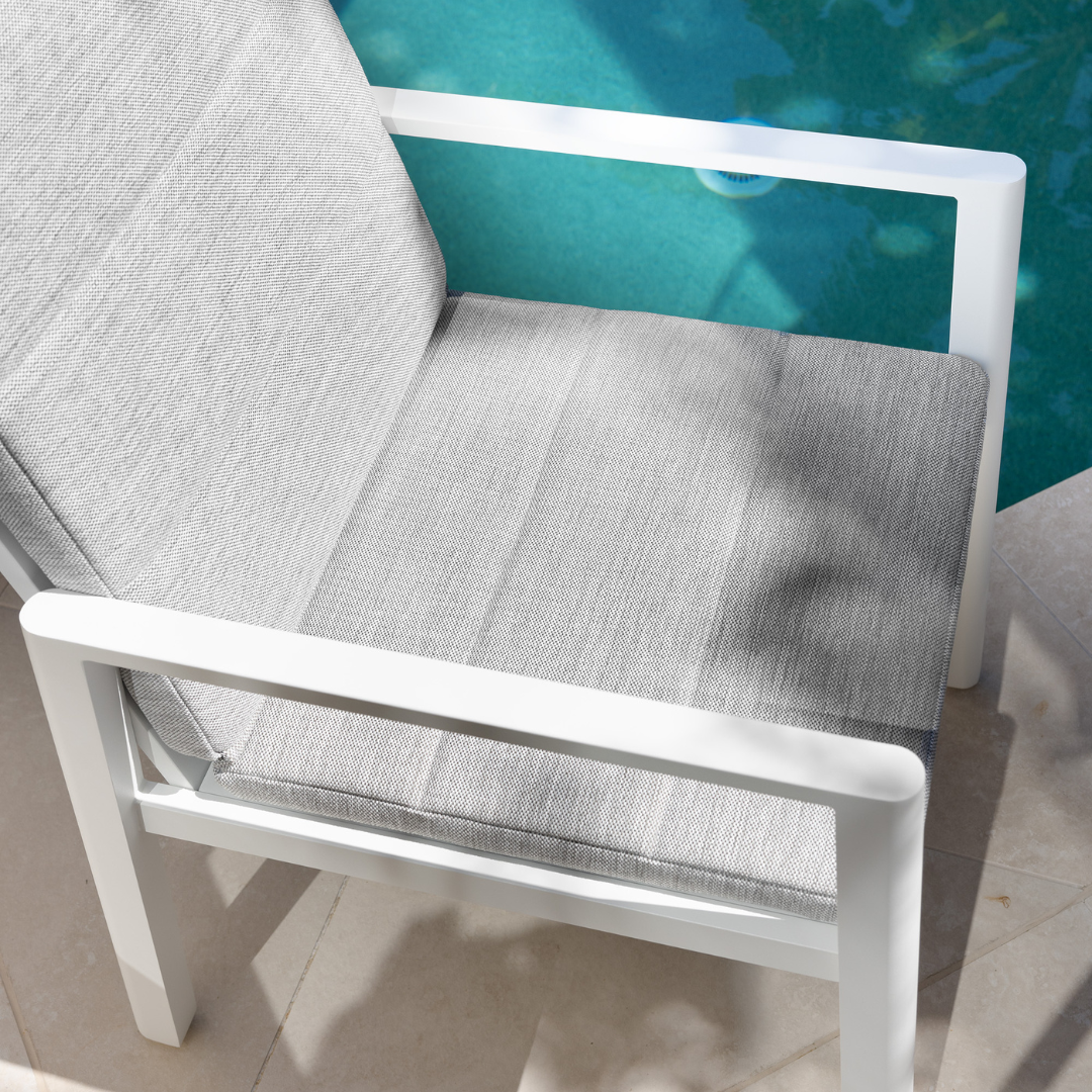 SALANDRA OUTDOOR EXTENSION TABLE & TREND OUTDOOR CUSHION CHAIR SETTING - 7 PCE