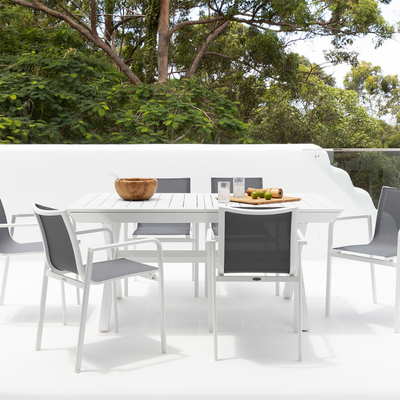 TANGO EXTENSION TABLE & CHIC CHAIR SETTING