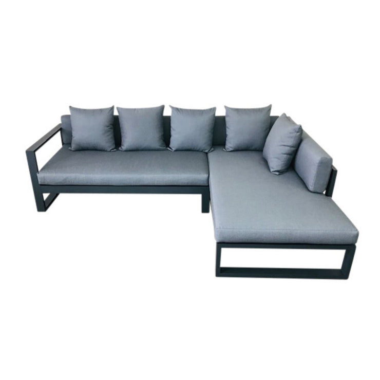 Willis Lounge Setting