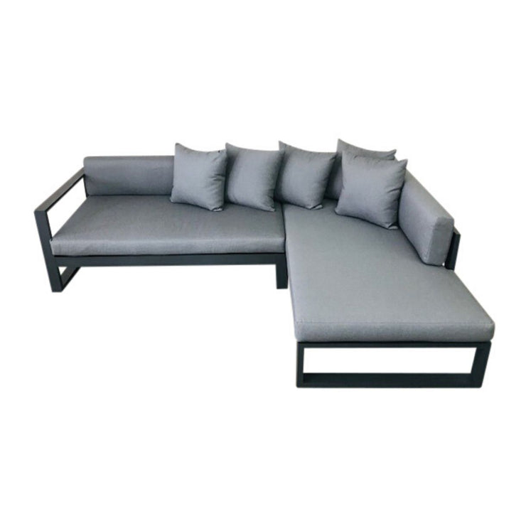 Willis Lounge Setting
