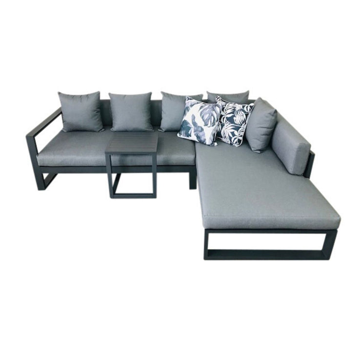 Willis Lounge Setting