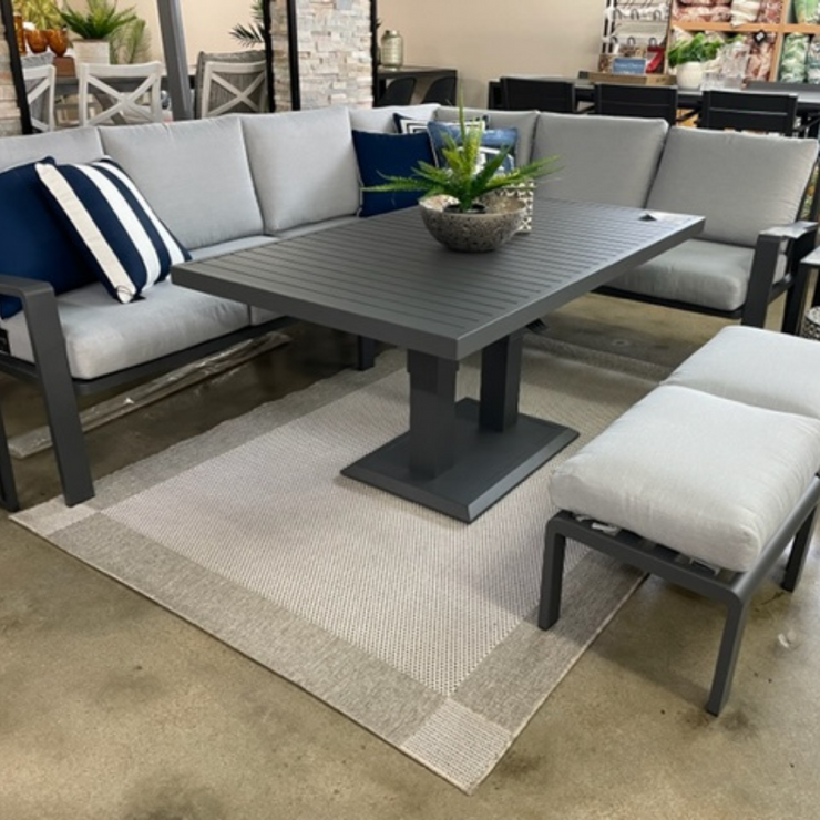 CARRINGTON CORNER CASUAL DINING SETTING