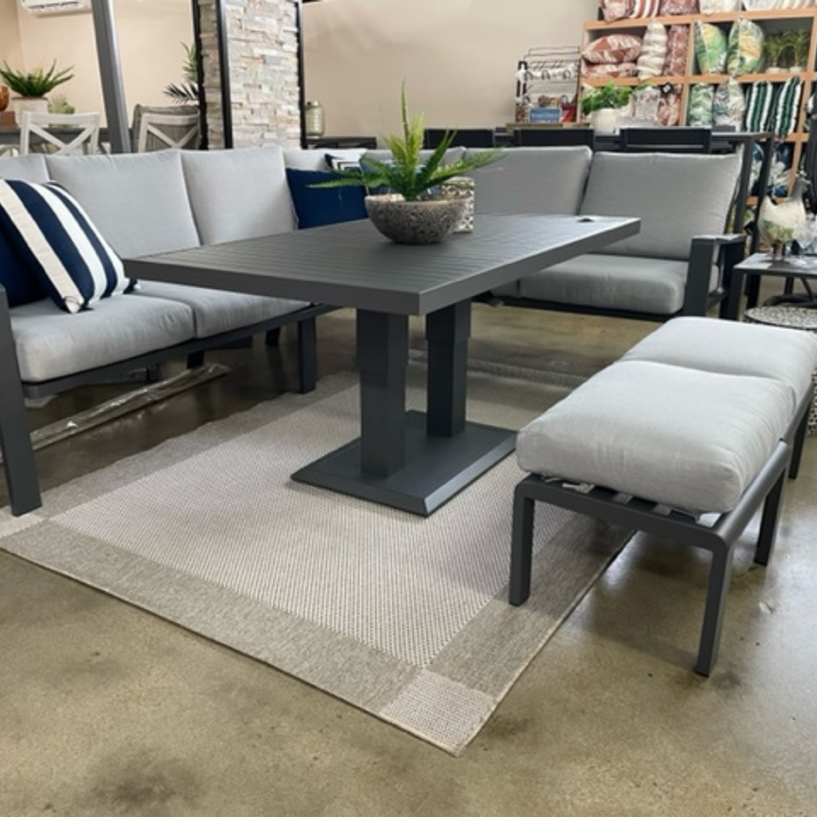 CARRINGTON CORNER CASUAL DINING SETTING