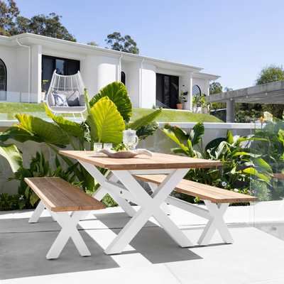 Bellona Table & Bench Setting