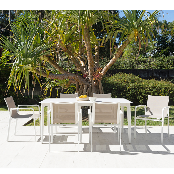 TANGO EXTENSION TABLE & CHIC CHAIR SETTING