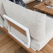 GRIFFIN CORNER LOUNGE