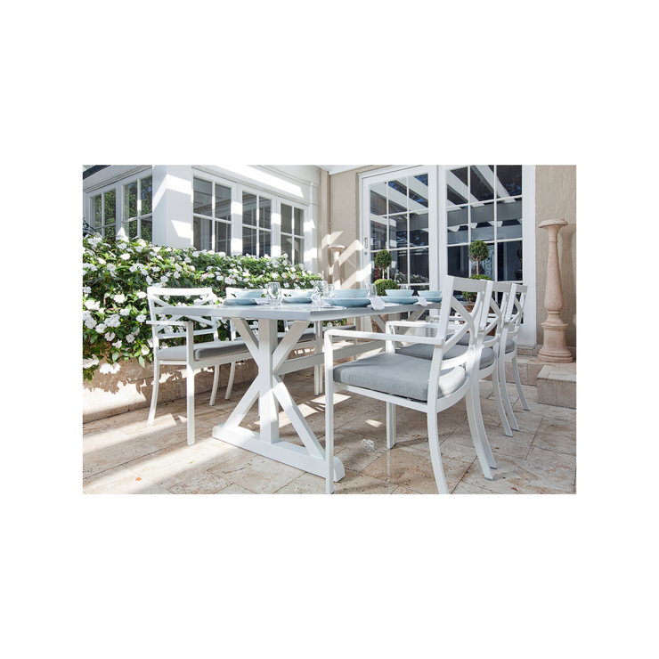 Bridgeport Dining Setting