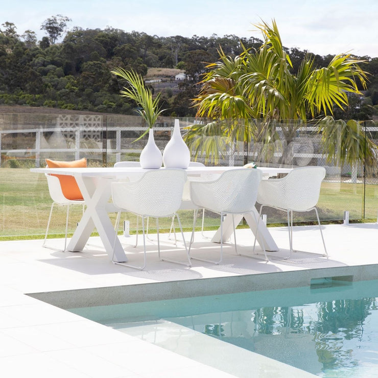 Magnolia & Laguna Dining Setting