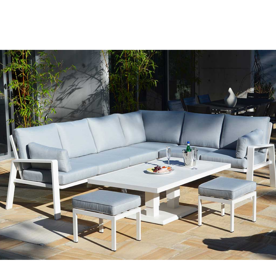 CARRINGTON CORNER CASUAL DINING SETTING