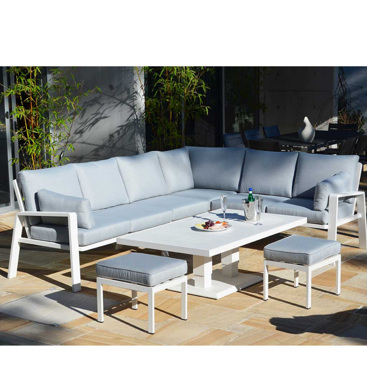 CARRINGTON CORNER CASUAL DINING SETTING