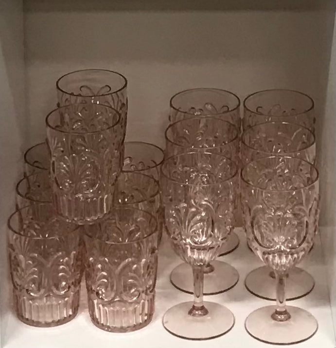 ACRYLIC WINE GLASS SCALLOP DESIGN - BLUSH