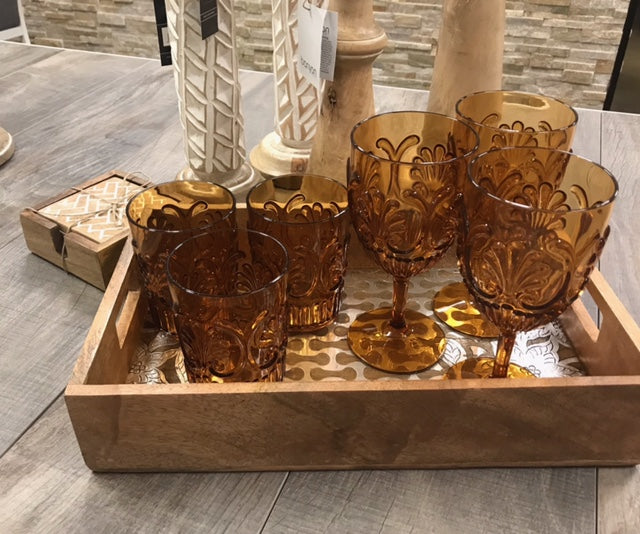 ACRYLIC WINE GLASS SCALLOP DESIGN - AMBER