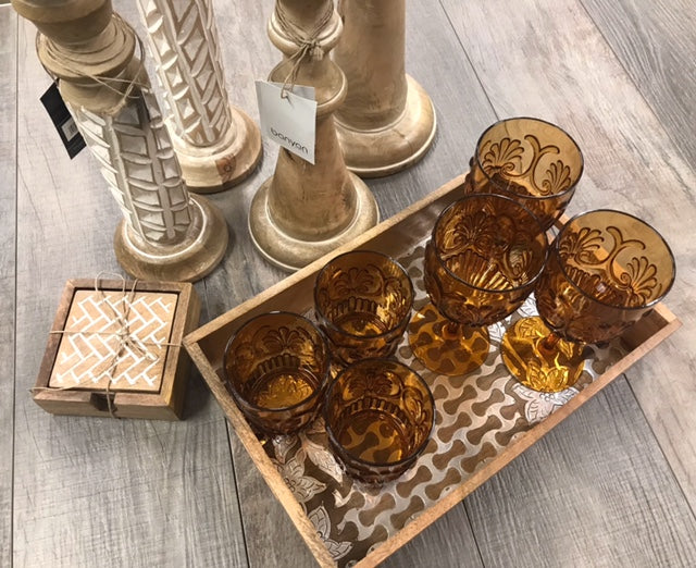 ACRYLIC WINE GLASS SCALLOP DESIGN - AMBER